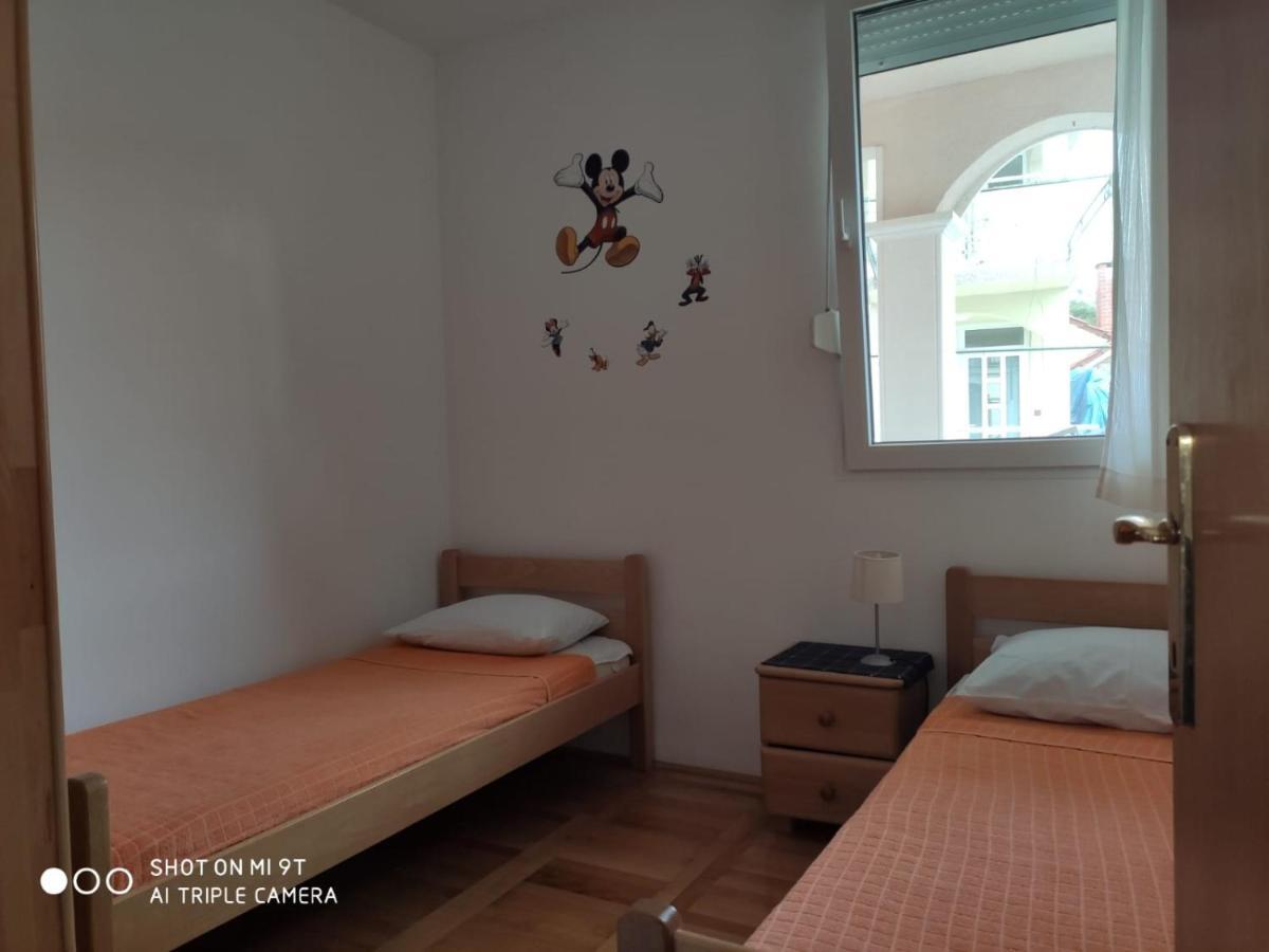 Apartment Svrco Zaboric Exteriör bild